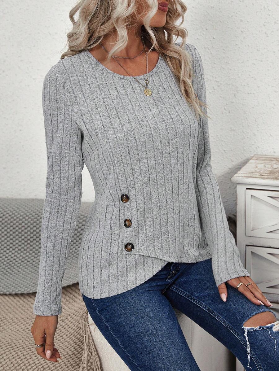 Blusa Canelada com Botões Laterais Assimétricos