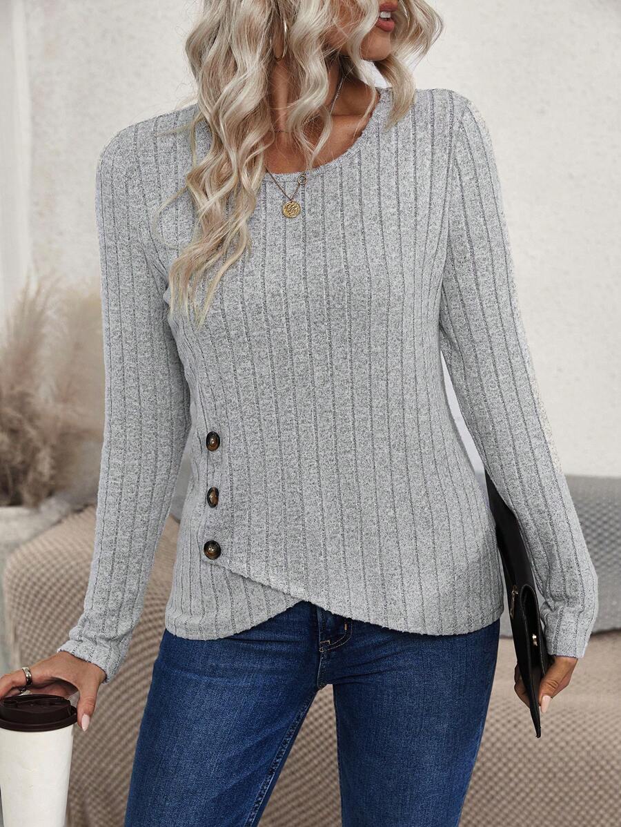 Blusa Canelada com Botões Laterais Assimétricos