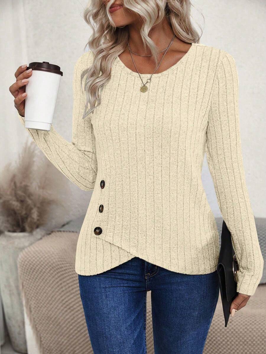 Blusa Canelada com Botões Laterais Assimétricos
