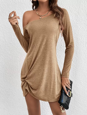 Vestido de Manga Longa com Ombro Caído