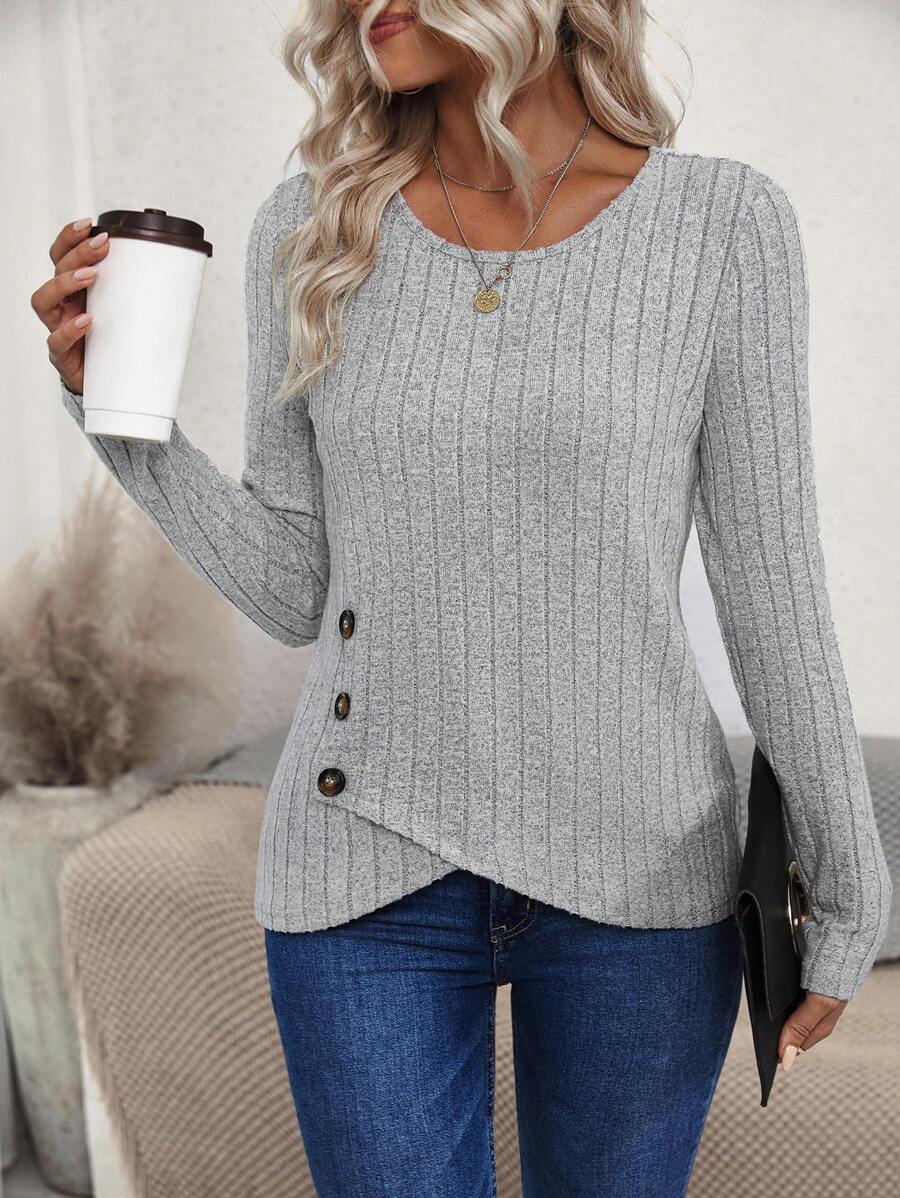 Blusa Canelada com Botões Laterais Assimétricos