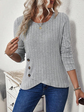 Blusa Canelada com Botões Laterais Assimétricos