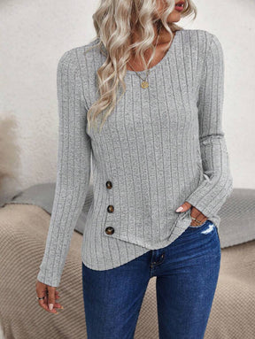 Blusa Canelada com Botões Laterais Assimétricos